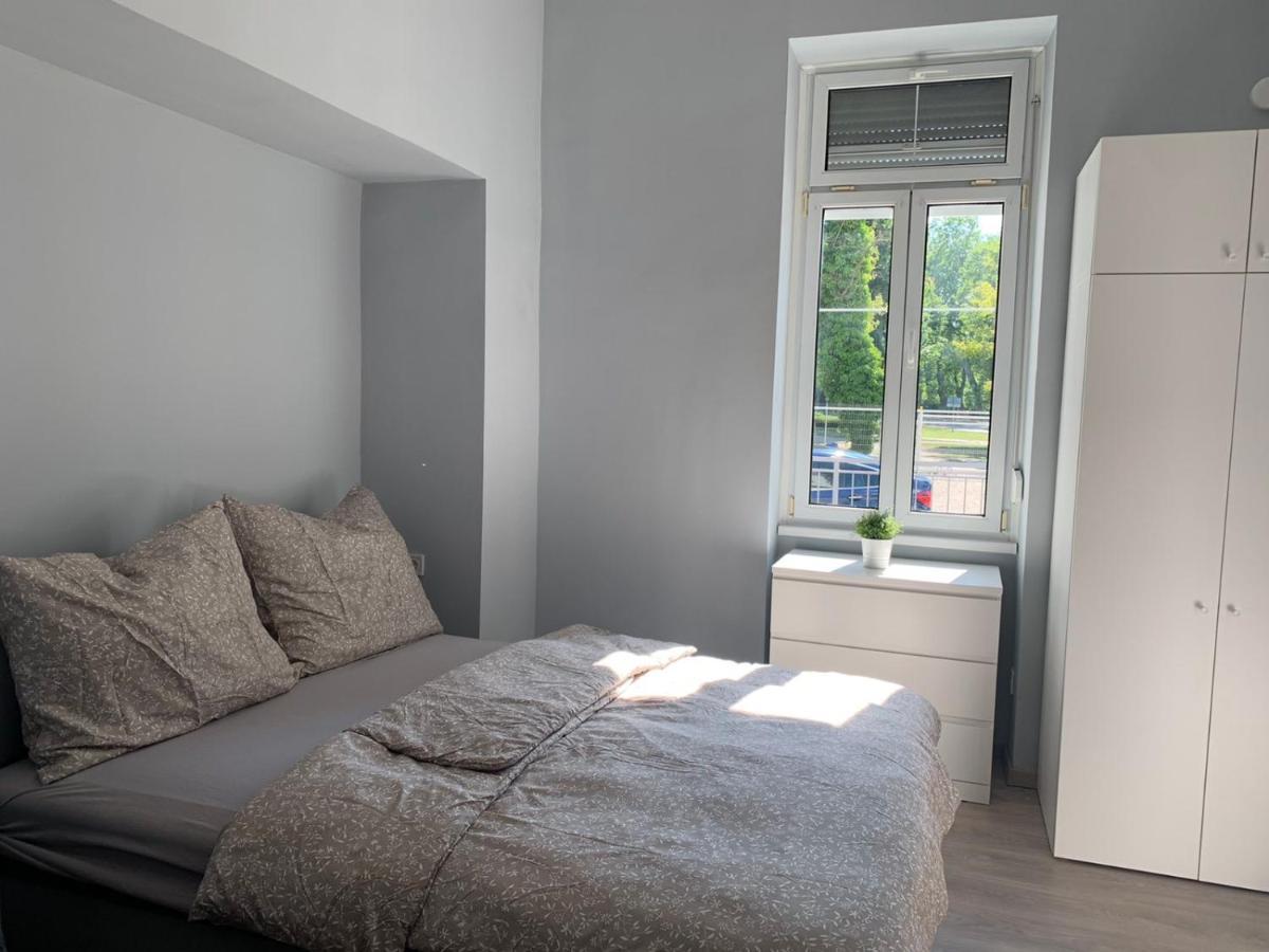 Kinizsi Udvar Apartmanház Balatonboglár Exteriér fotografie