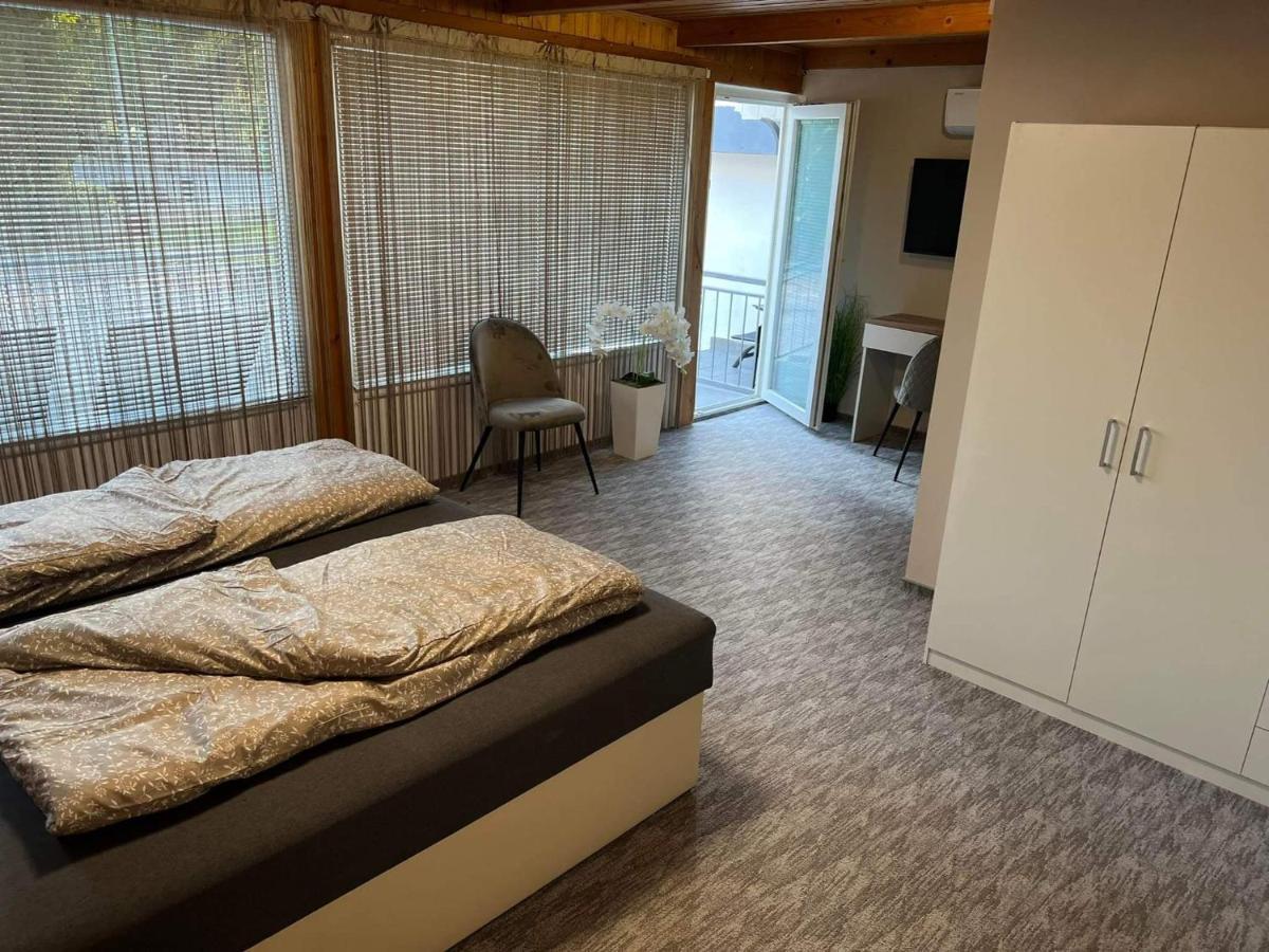 Kinizsi Udvar Apartmanház Balatonboglár Exteriér fotografie