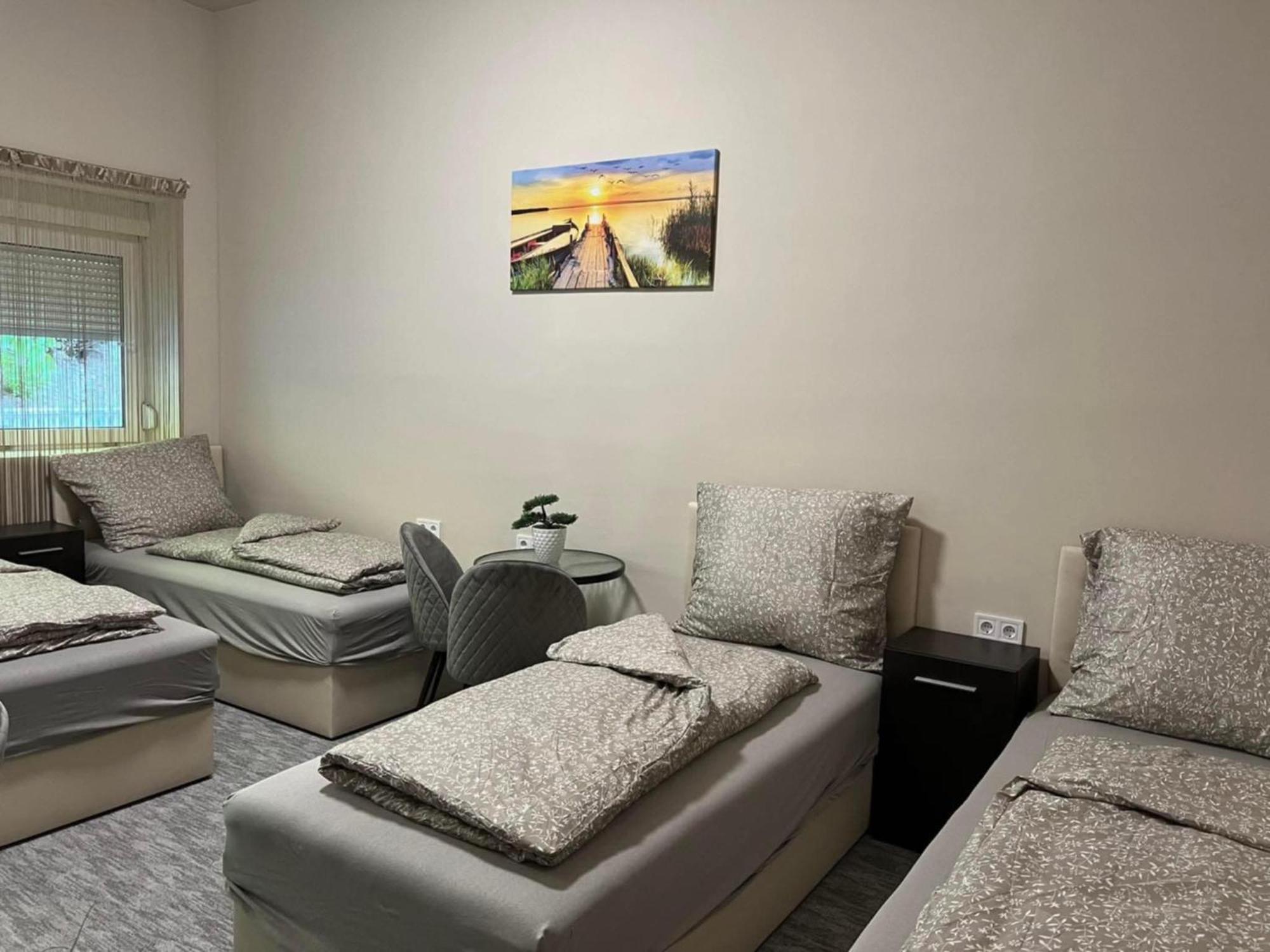 Kinizsi Udvar Apartmanház Balatonboglár Exteriér fotografie