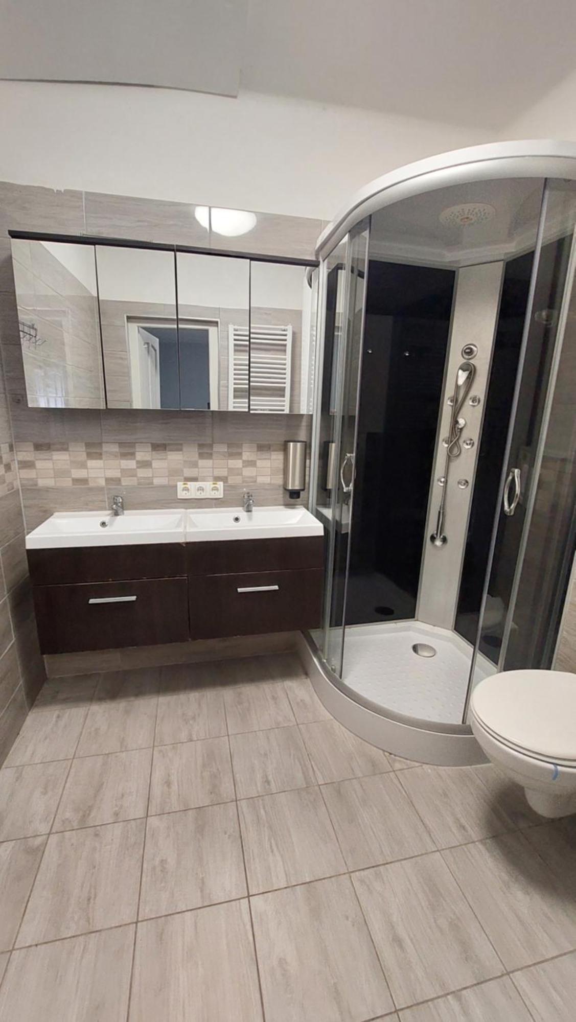Kinizsi Udvar Apartmanház Balatonboglár Exteriér fotografie